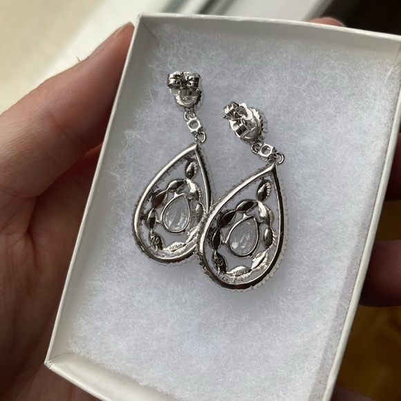 Adriana Orsini tear drop earring - Picture 3 of 3